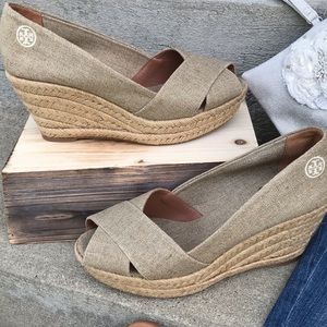 Tory Burch Filipa Peep Toe Wedge New! 9 1/2 B